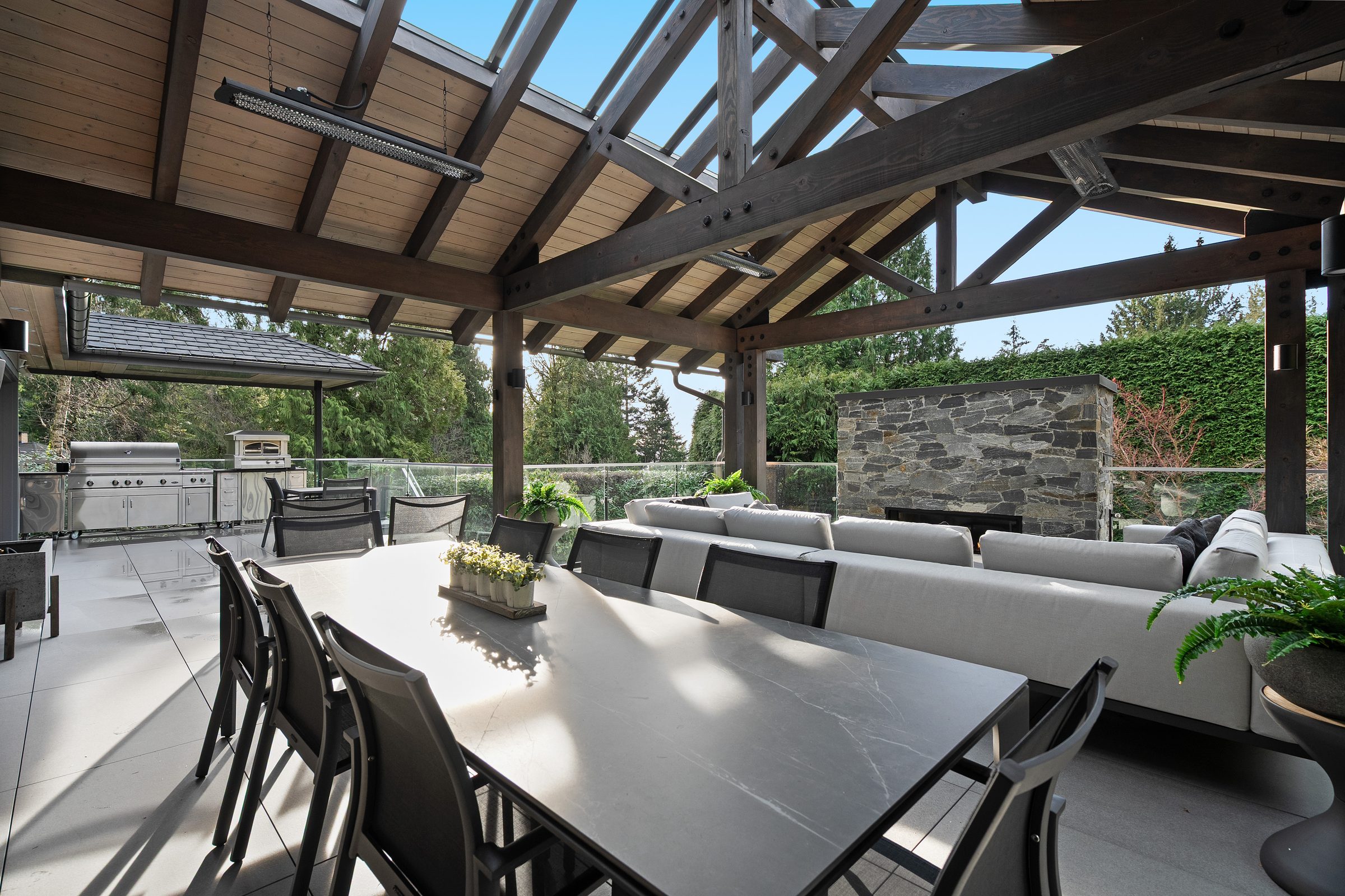Brookside residence — outdoor covered dining